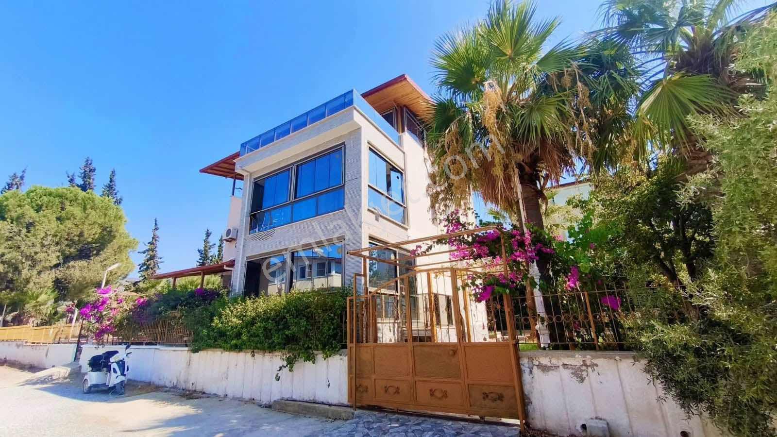 Didim Akbükte Müstakil Bahçeli 3+1 Tripleks Yazlık