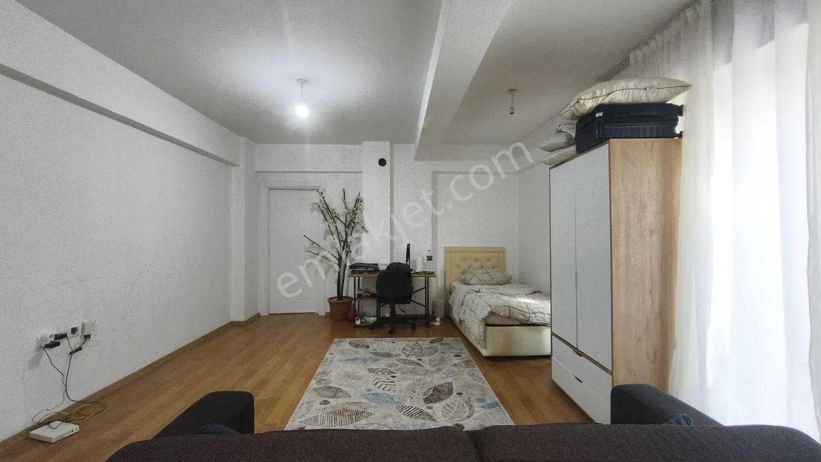 Truva Yağız'dan Tramvaya 500 M Net 64 M² Satılık 1+1