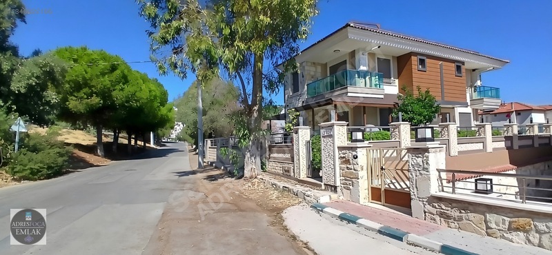 Yenifoça Burunucunda Eşyalı Doğalgazlı Kiralık 3+1 Dubleks Villa