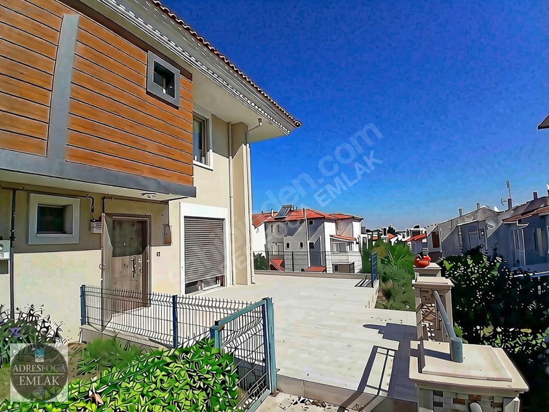 Yenifoça Burunucunda Eşyalı Doğalgazlı Kiralık 3+1 Dubleks Villa — fotoğraf 3