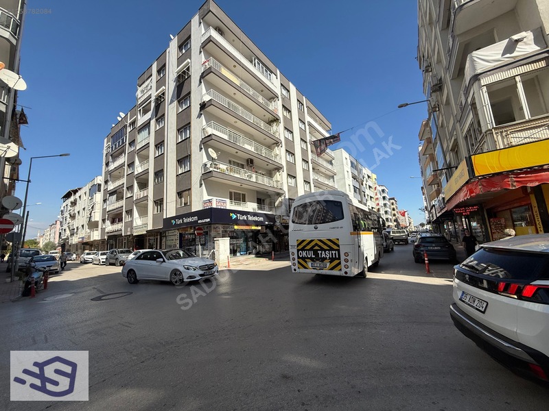 Sadullah Uçar'dan Çarşı Merkezde Satılık 4+1 Daire
