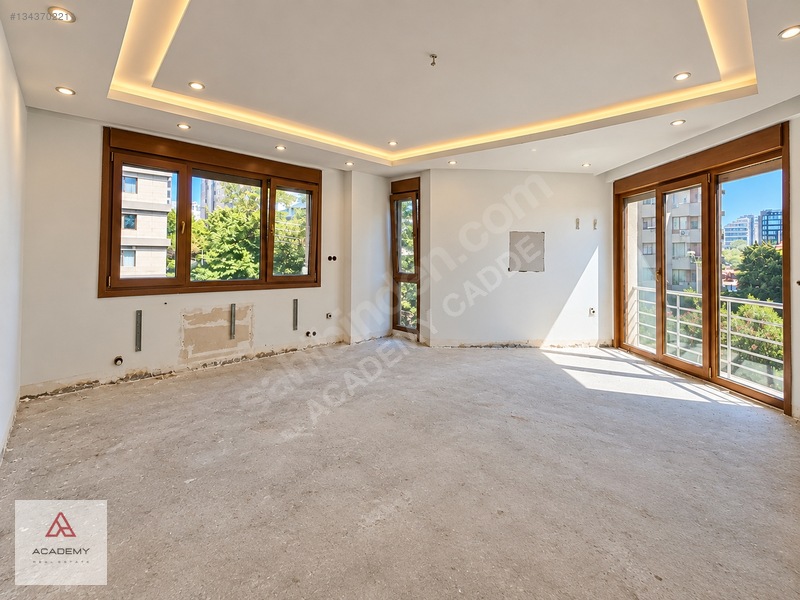 Caddebostan Sahilde Büyük Kulüp'e Komşu Satılık 3+1 Daire — fotoğraf 5