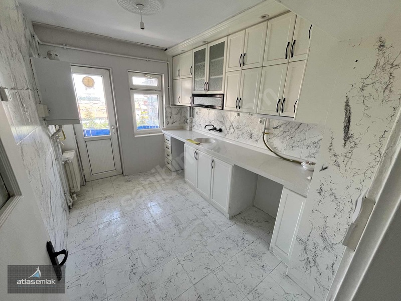 Atlas'tan Atakent'te (75. Yıl) Geniş Üst Kat 2+1 Kiralık Daire — fotoğraf 2