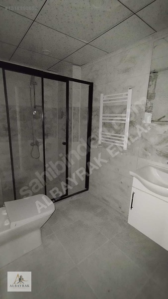 Şehir Merkezinde Satılık 2+0 Daire - 75m² — fotoğraf 3