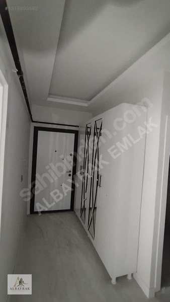 Şehir Merkezinde Satılık 2+0 Daire - 75m² — fotoğraf 4
