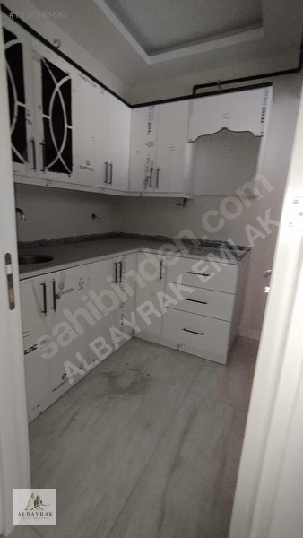 Şehir Merkezinde Satılık 2+0 Daire - 75m² — fotoğraf 5