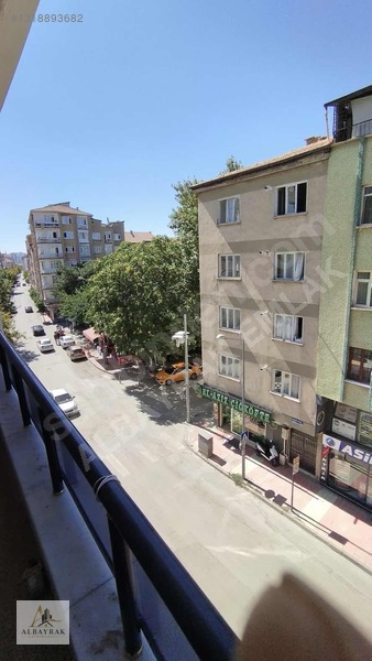 Şehir Merkezinde Satılık 2+0 Daire - 75m² — fotoğraf 6