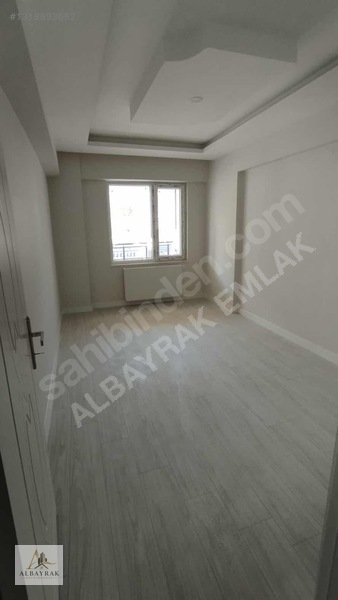Şehir Merkezinde Satılık 2+0 Daire - 75m² — fotoğraf 12