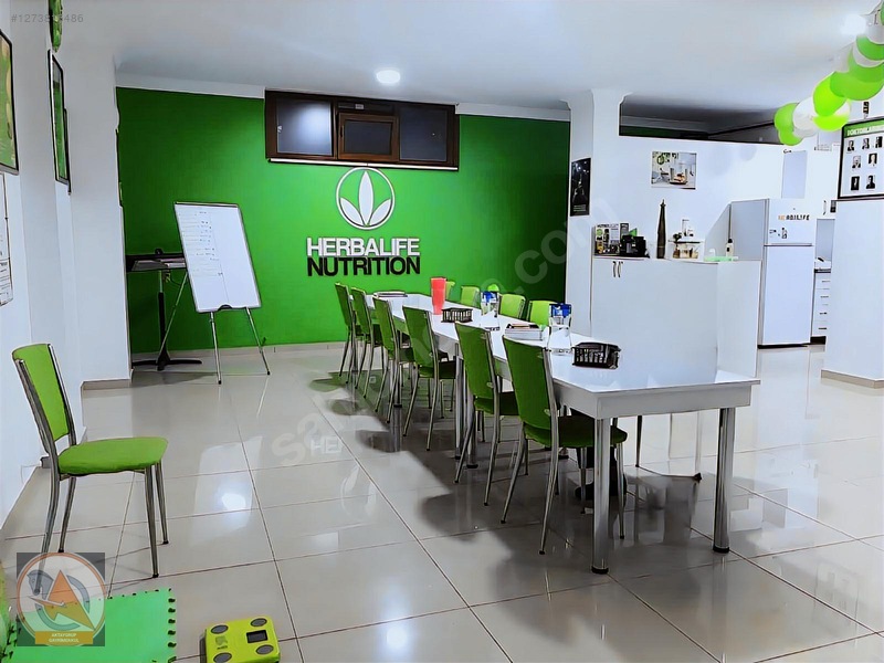 Halkalı'da Cadde Üzeri Kiralık 100m² Dükkan — fotoğraf 3