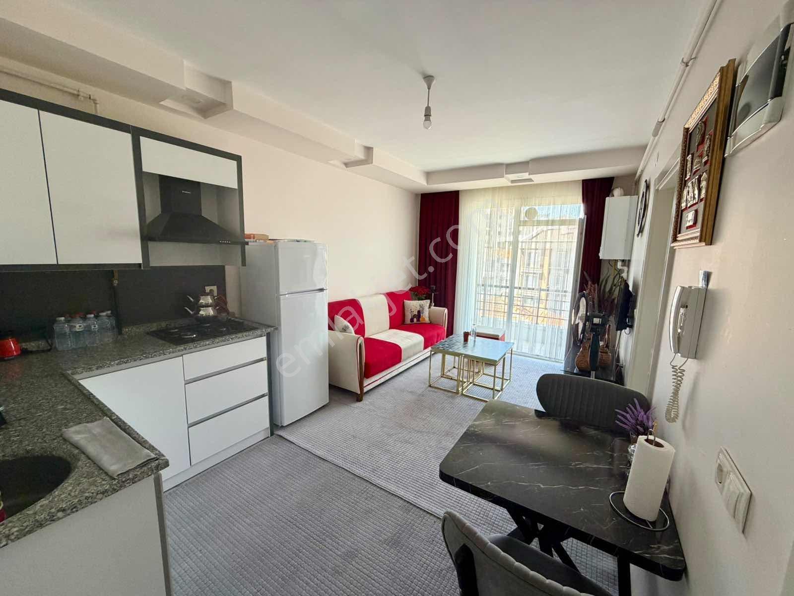 Kafeler Caddesi Cıvarı Satılık 1+1 Lüks Daire — fotoğraf 2