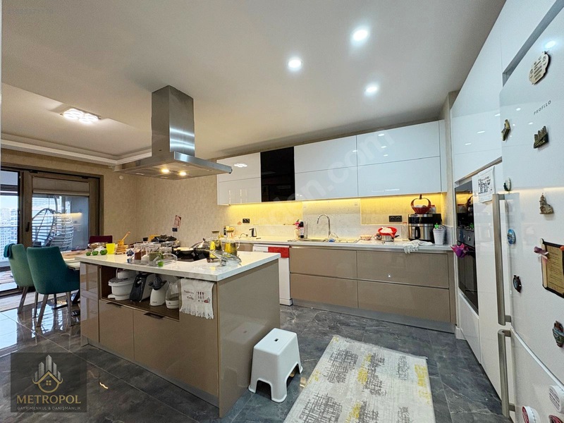 Metropol'den Taha Akgül Sapor Salonu Yakını Geniş 4+1 Satılık!!! — fotoğraf 2