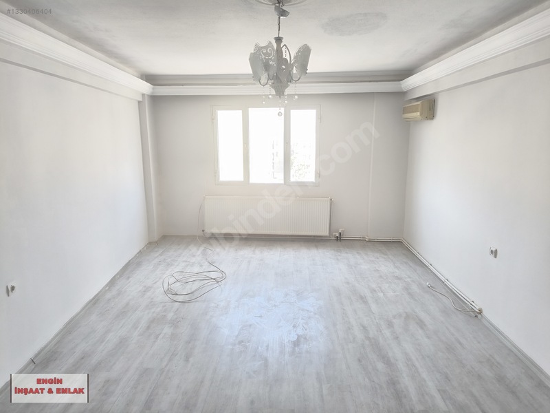 Şirinyer İzban Durağında 3+1 Doğalgazlı 145 M2 Bakımlı Daire