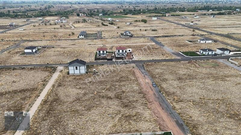 Güneşli Felahiye Yolu Üzerinde Satılık Villa Parseli — fotoğraf 2
