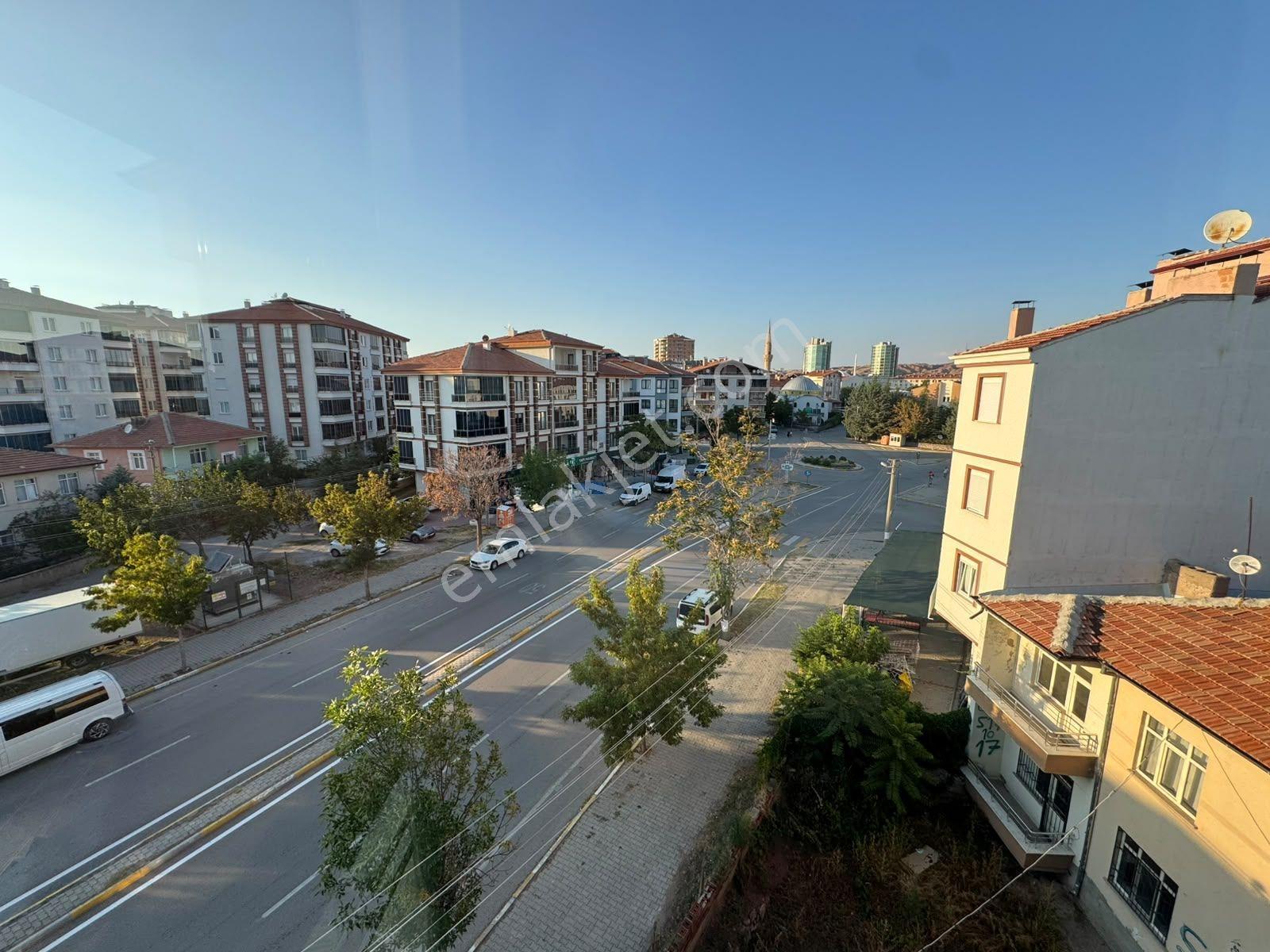 Lotus'dan Fatih De Ara Kat Geniş Yol Cepheli 2+1 — fotoğraf 8