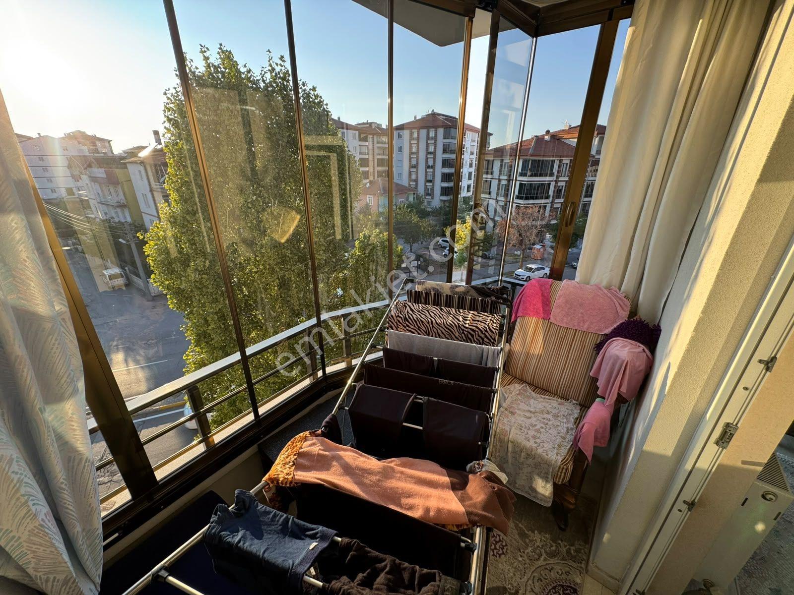 Lotus'dan Fatih De Ara Kat Geniş Yol Cepheli 2+1 — fotoğraf 19