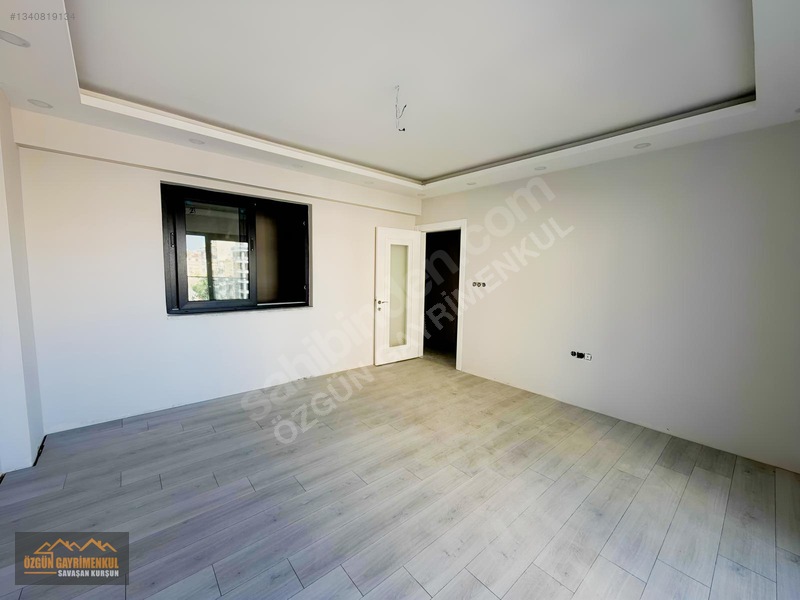 Özgün Gm'den - Tabela Değeri Yüksek "0" Binada Kiralık İş Yeri — fotoğraf 3