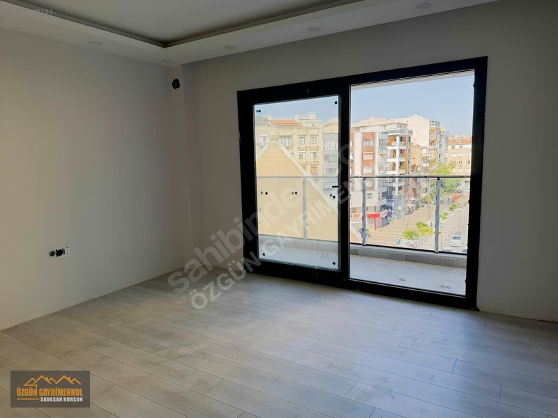 Özgün Gm'den - Tabela Değeri Yüksek "0" Binada Kiralık İş Yeri — fotoğraf 4