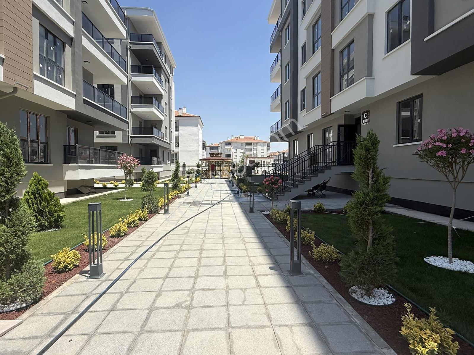 Nakkaş Mahallesinde Site İçi Lüx Daire — fotoğraf 2