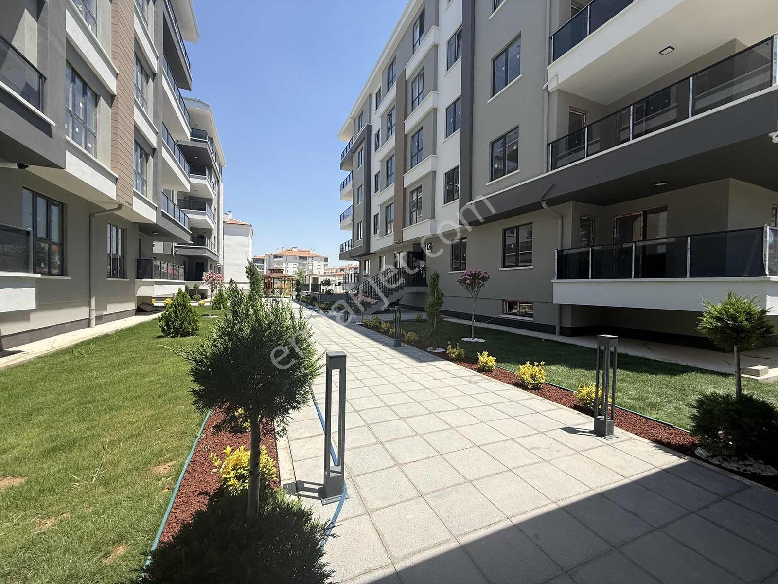 Nakkaş Mahallesinde Site İçi Lüx Daire — fotoğraf 5