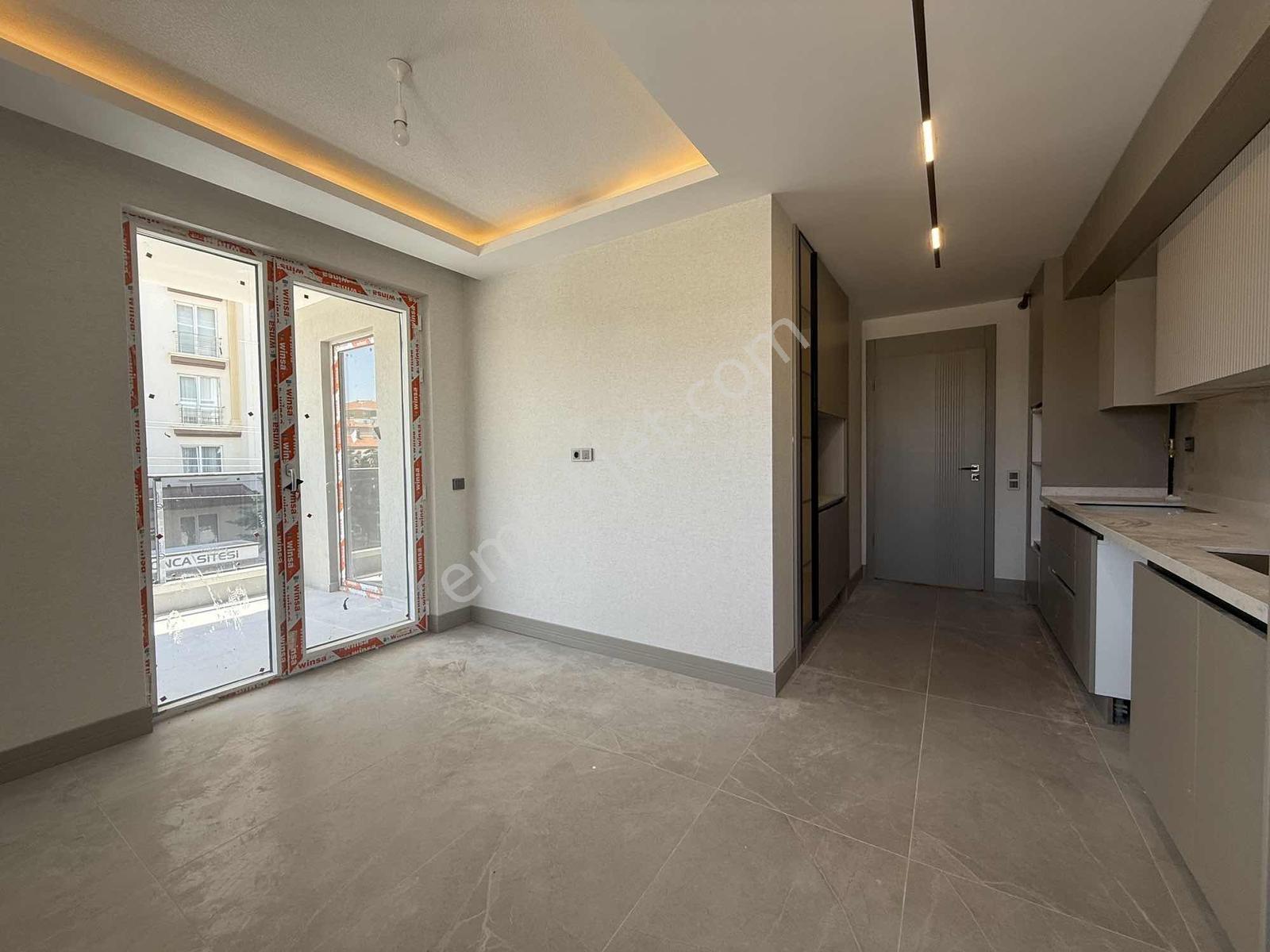 Nakkaş Mahallesinde Site İçi Lüx Daire — fotoğraf 15