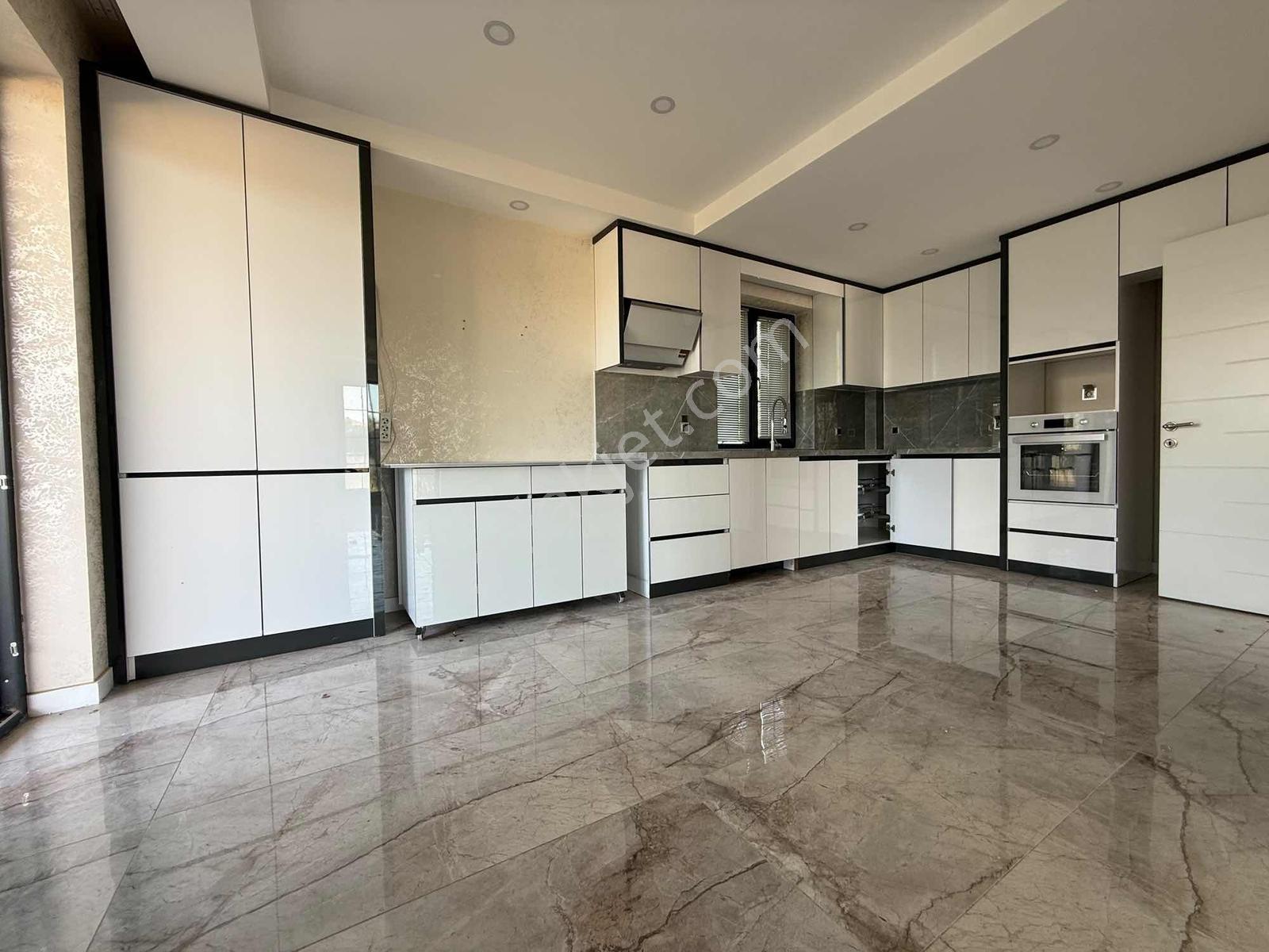 Yeşilova Girişi Köşe Başında Satılık Sıfır 5+1 Dubleks Villa — fotoğraf 3