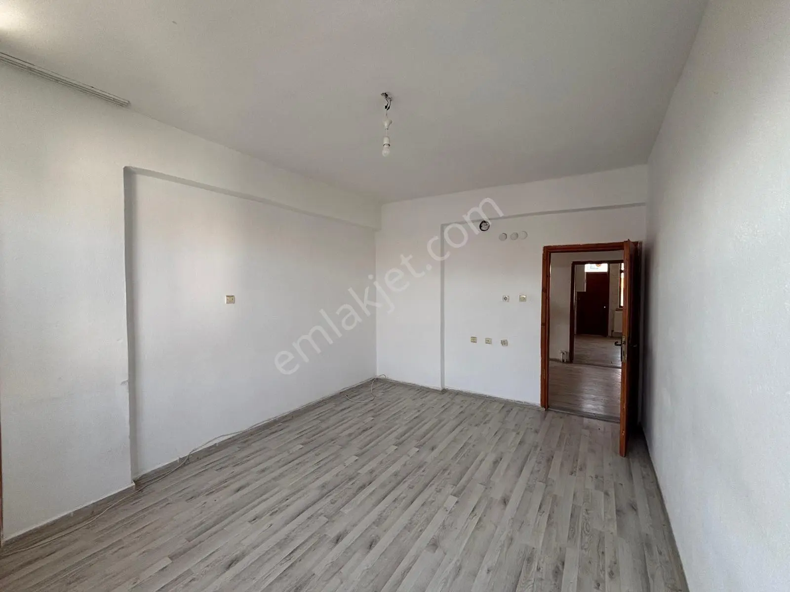 Lotus Gayrimenkulden Yunusemre Mah. Tokide Satılık 3+1 — fotoğraf 4