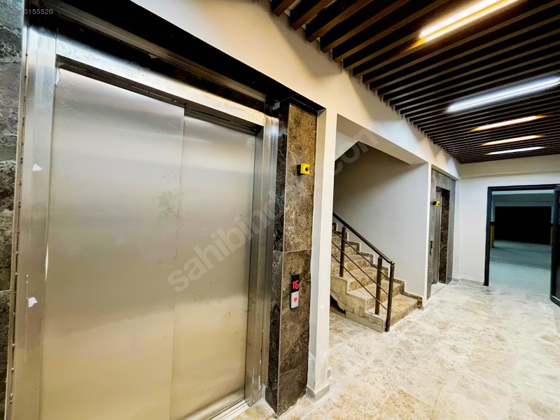 Süper Lüks 5 Odalı Kocaman Tek Bloklu Daire Çözüm Emlak'ta — fotoğraf 7