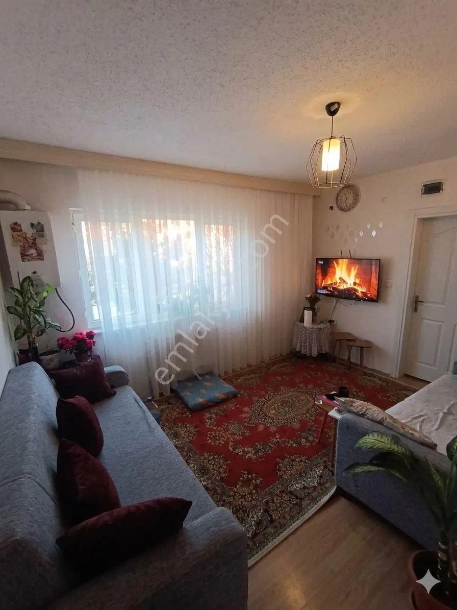 Toki 5 Etapta Satılık 1+1 İçerisi Bakımlı Daire