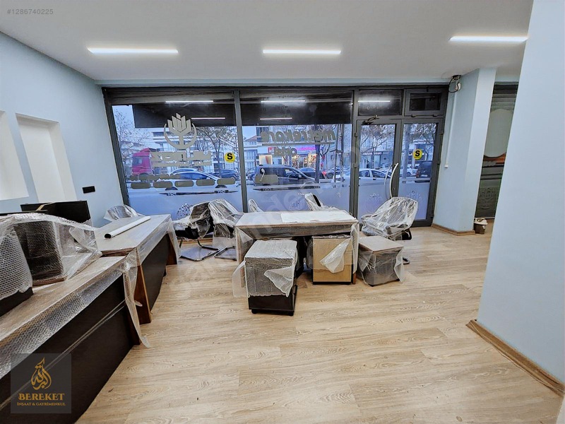 Beylikdüzü Kavaklı Mrkz İşlek Caddede150m2 Kiralık Depolu Dükkan — fotoğraf 8