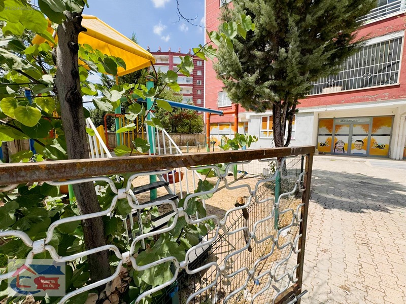Nurettin Emlaktan Kiralık 500 Metrekare Dükkan — fotoğraf 4