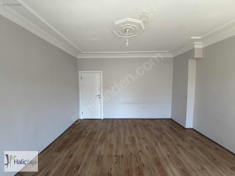 Çeliktepe İnci Sokakta 2+1 Ara Kat Balkonlu Kiralık Daire — fotoğraf 3