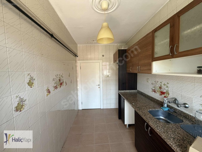 Çeliktepe İnci Sokakta 2+1 Ara Kat Balkonlu Kiralık Daire — fotoğraf 5