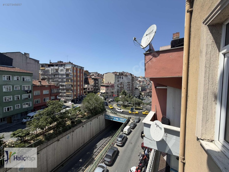 Çeliktepe İnci Sokakta 2+1 Ara Kat Balkonlu Kiralık Daire — fotoğraf 7