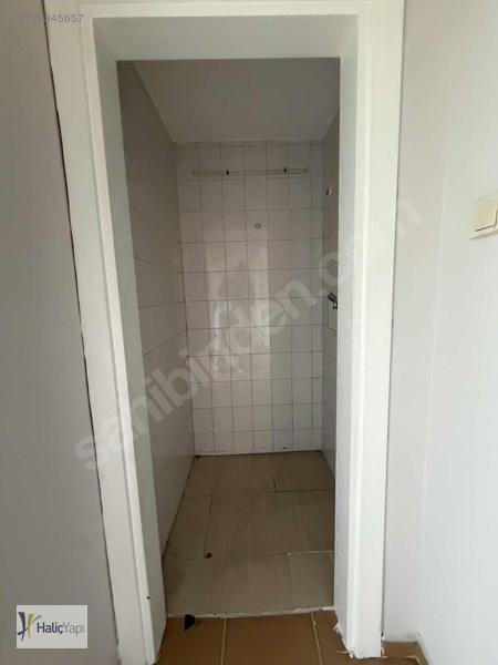 Çeliktepe İnci Sokakta 2+1 Ara Kat Balkonlu Kiralık Daire — fotoğraf 15