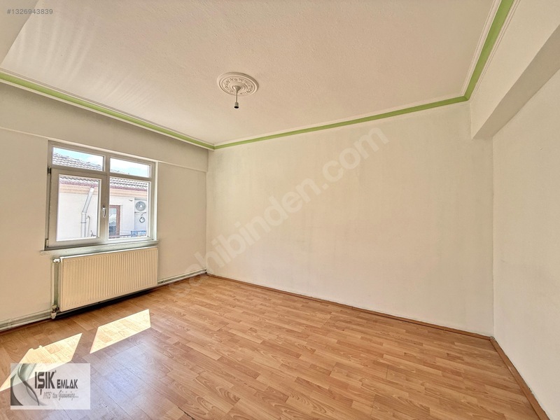 Işık Emlak'tan Merkezde 3+1 Orta Kat 120 M2 Güney Cephe — fotoğraf 11