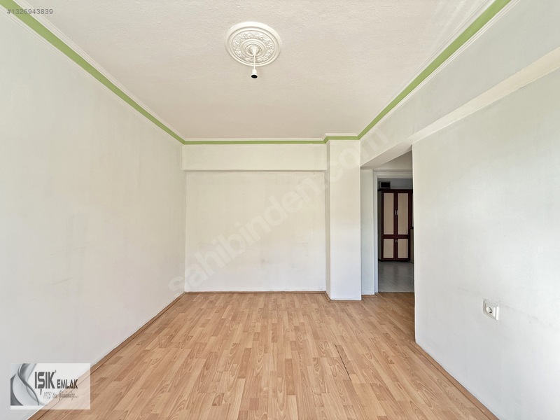 Işık Emlak'tan Merkezde 3+1 Orta Kat 120 M2 Güney Cephe — fotoğraf 12