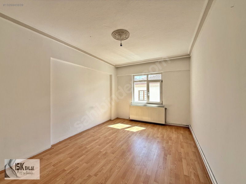 Işık Emlak'tan Merkezde 3+1 Orta Kat 120 M2 Güney Cephe — fotoğraf 13