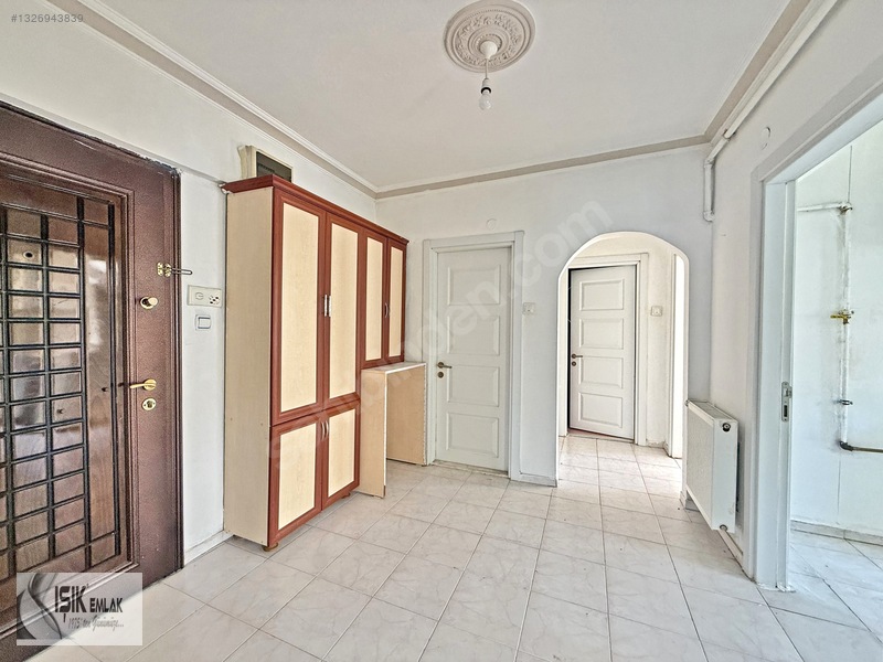 Işık Emlak'tan Merkezde 3+1 Orta Kat 120 M2 Güney Cephe — fotoğraf 16