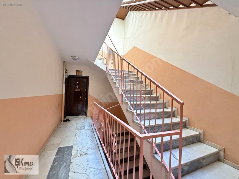 Işık Emlak'tan Merkezde 3+1 Orta Kat 120 M2 Güney Cephe — fotoğraf 21