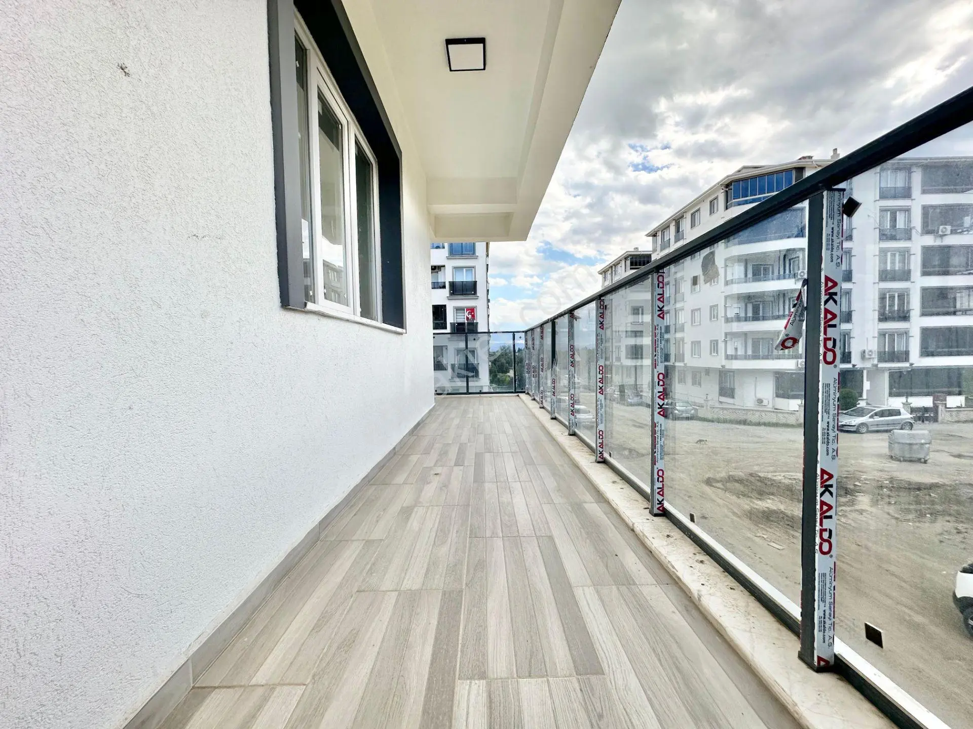 ꧁ay Emlaktan꧂edremit Kazdağları Eteklerinde Deniz Gören Devasa Balkonlu Yüzme Havuzlu Satılık Daire — fotoğraf 17