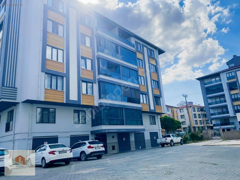 Akşehir Yeni Mh.de Asansörlü , Yerden Isıtmalı 3+1 Lüks Daire — fotoğraf 2