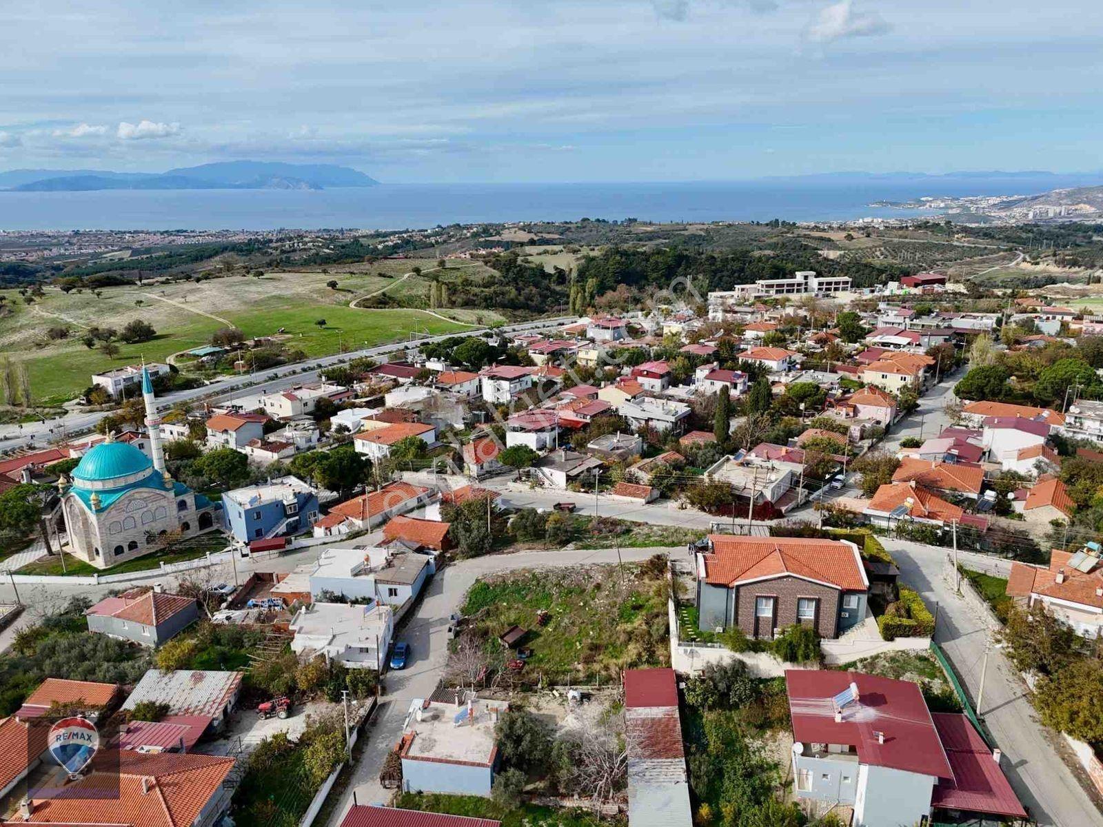 Kuşadası Yaylaköy'De Satılık Deniz Manzaralı 521 M2 Villa İmarlı Arsa
