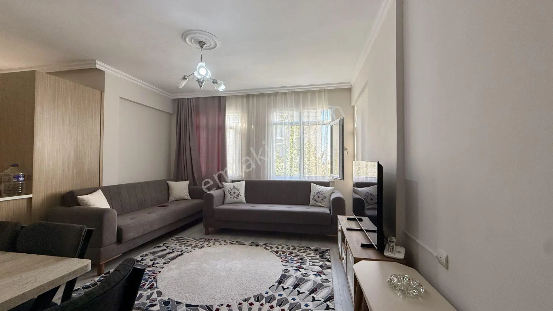 Kuşadası Kadınlar Denizi'nde Denize 800 Metre Yenilenmiş 2+1 Daire — fotoğraf 4