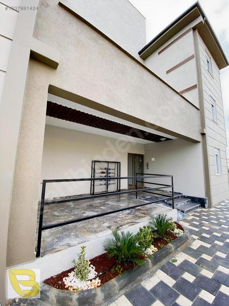 Atatürk Cad.ve Tüm Merkezi Yerlere Yürüme Mesafesi İle 1+1 — fotoğraf 3