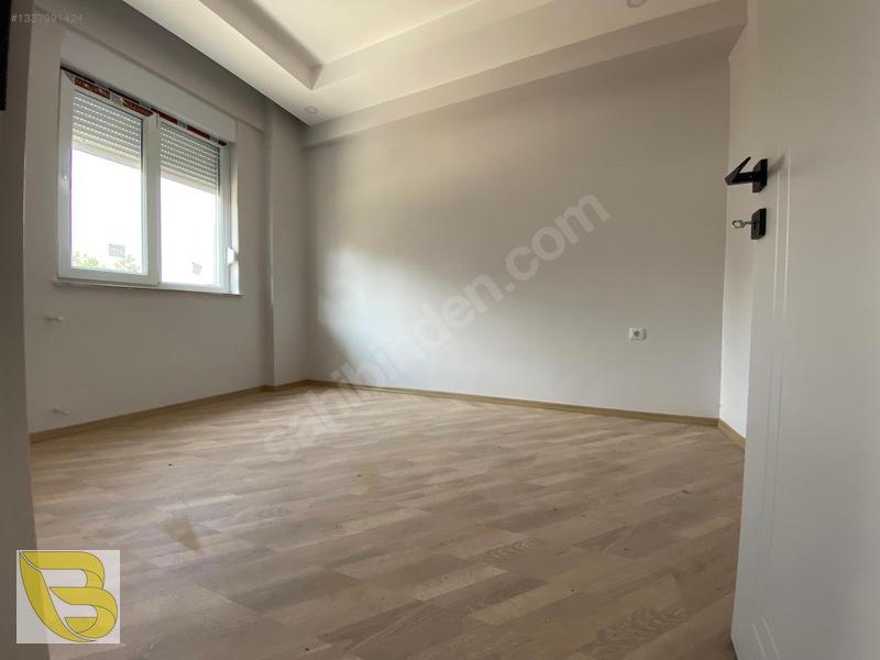 Atatürk Cad.ve Tüm Merkezi Yerlere Yürüme Mesafesi İle 1+1 — fotoğraf 12
