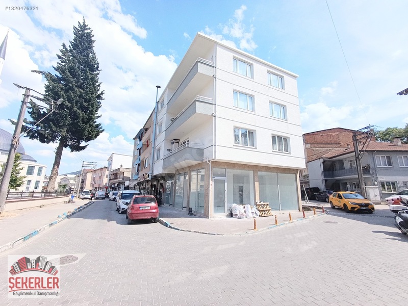 Şekerlerden Merkezi Lokasyonda İçi Komple Yenilenmiş Köşe Dükkan — fotoğraf 2