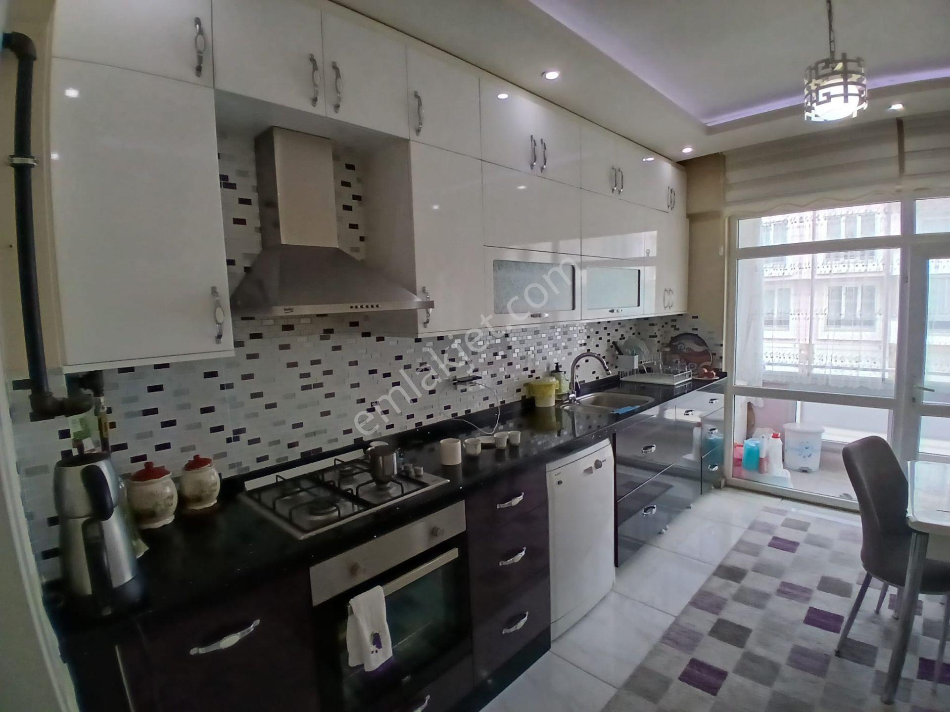 Akçay Emlak'tan Akşehir Gazi Mahallesinde Yerden Isıtma Asansörlü Satılık 3+1 Daire — fotoğraf 14