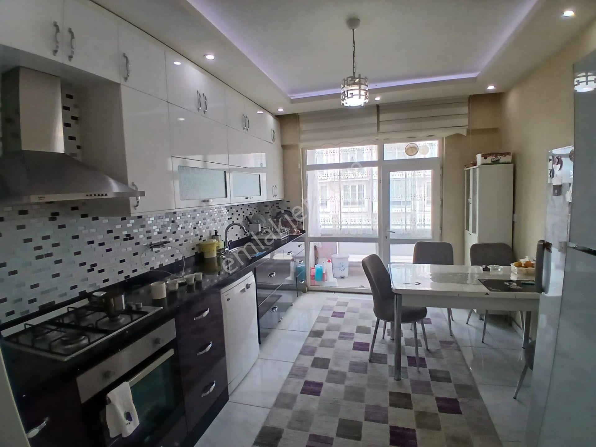 Akçay Emlak'tan Akşehir Gazi Mahallesinde Yerden Isıtma Asansörlü Satılık 3+1 Daire — fotoğraf 15