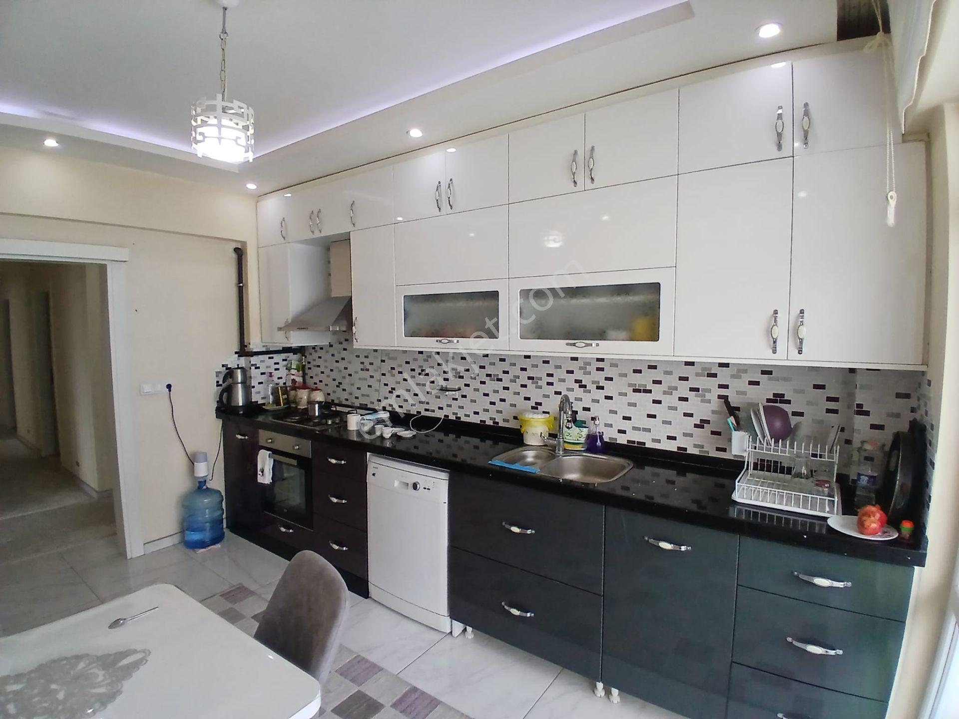 Akçay Emlak'tan Akşehir Gazi Mahallesinde Yerden Isıtma Asansörlü Satılık 3+1 Daire — fotoğraf 16