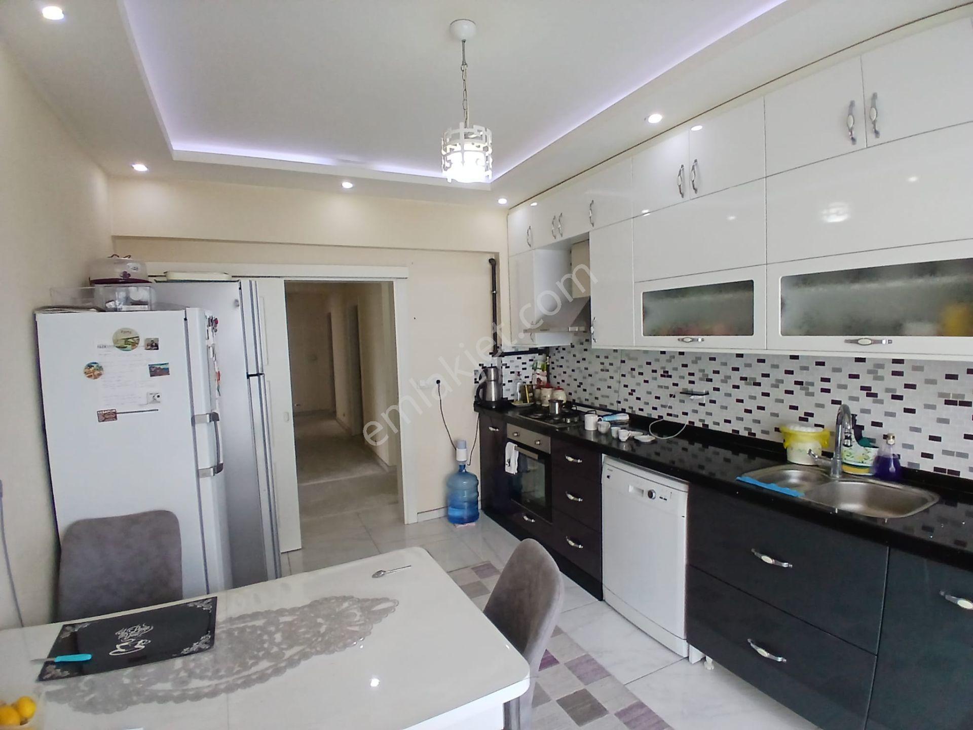 Akçay Emlak'tan Akşehir Gazi Mahallesinde Yerden Isıtma Asansörlü Satılık 3+1 Daire — fotoğraf 34